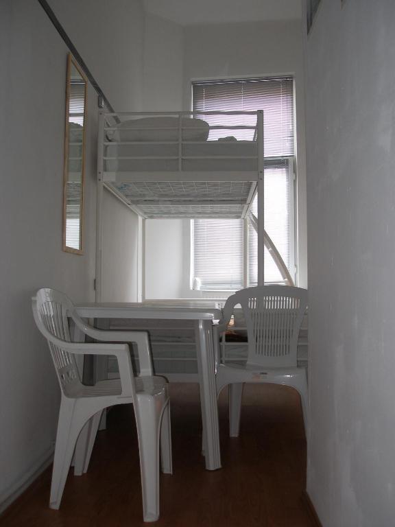 Kretan Hostel Bucharest Exterior photo