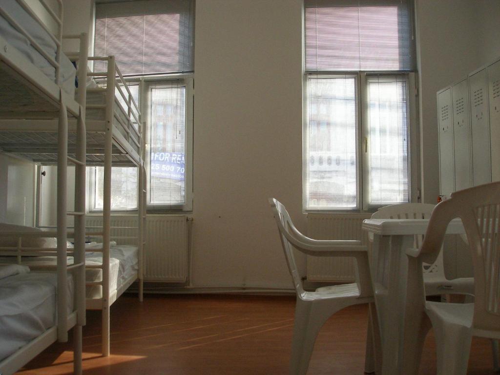 Kretan Hostel Bucharest Room photo