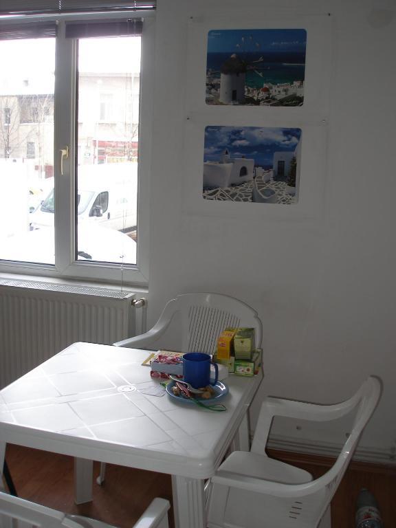Kretan Hostel Bucharest Room photo