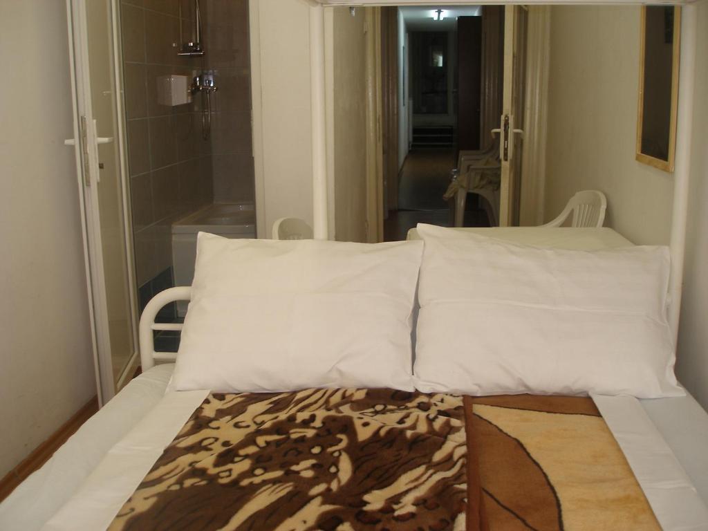 Kretan Hostel Bucharest Room photo