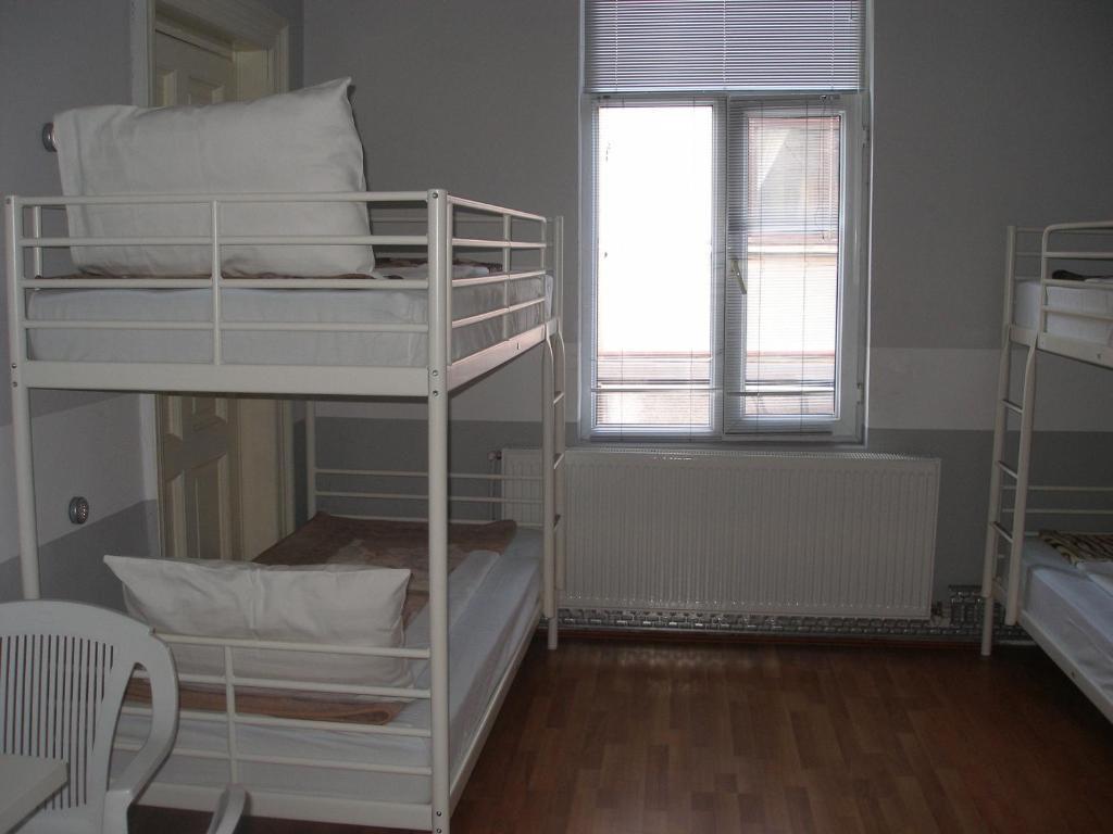 Kretan Hostel Bucharest Room photo